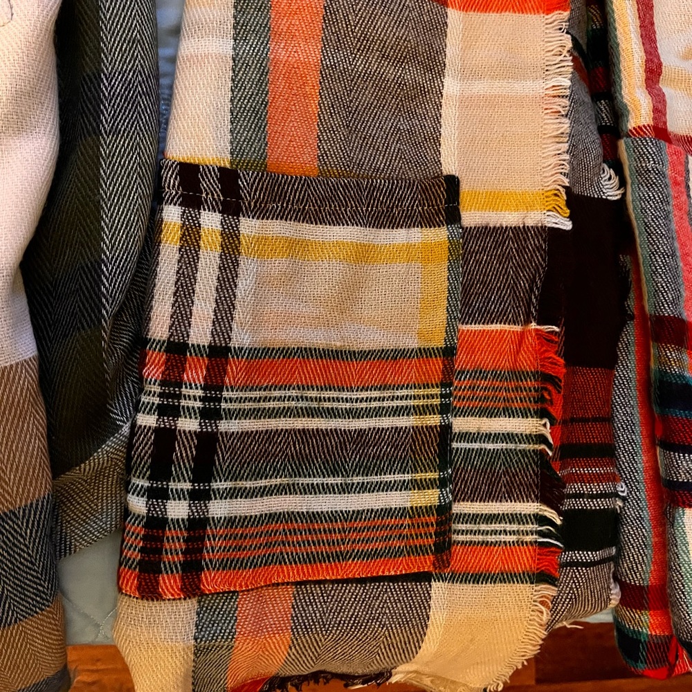 Scarf/wrap G& L